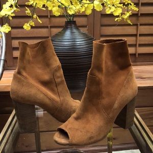Chinese Laundry Tom Girl Split Suede Taupe Bootie